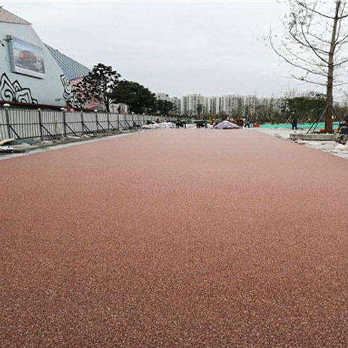 棕色透水混凝土地坪